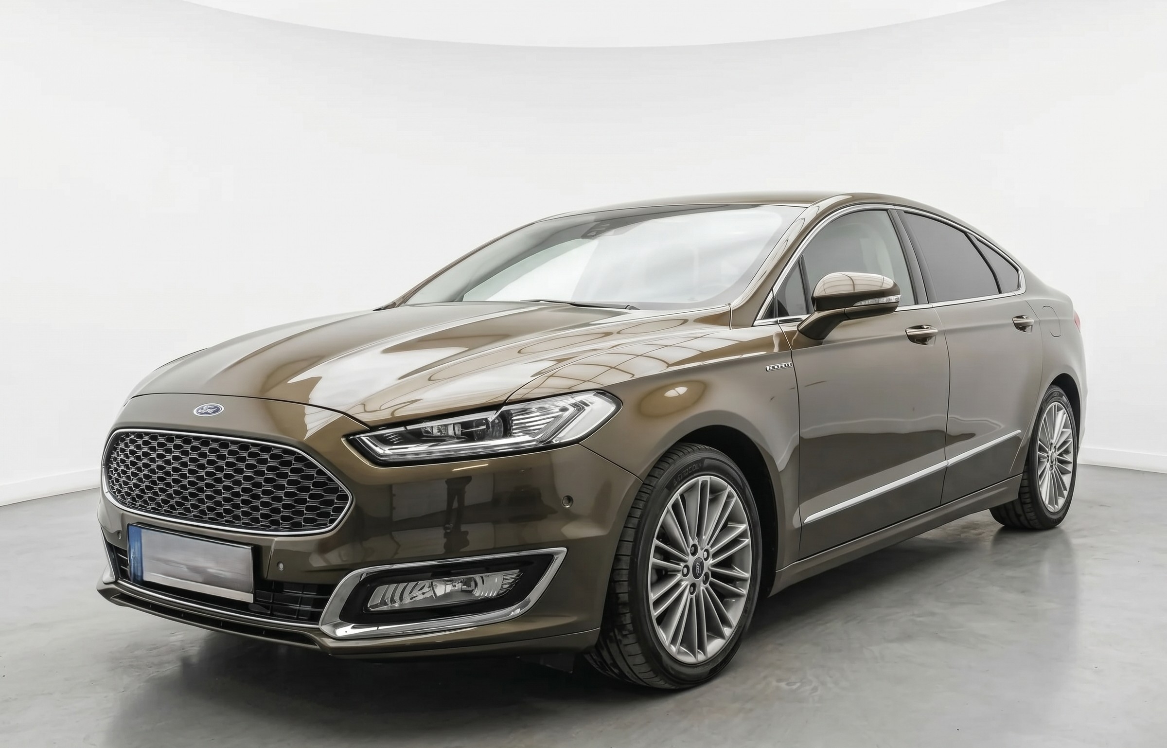 Ford Mondeo Vignale automat (sau similar)